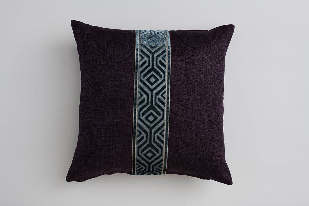 https://housefinery.com/cdn/shop/products/House-Finery-Decorative-Pillow-Cover-Belgian-Linen-with-Geometric-Cut-Velvet-Trim-5_1050x700.jpg?v=1627675936